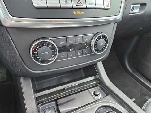 Used 2015 Mercedes-Benz GL 450 4MATIC image 30