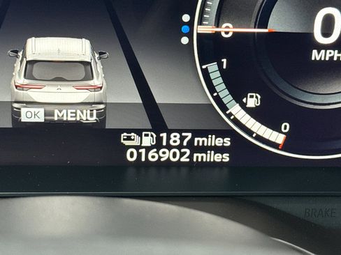 Used 2023 Mitsubishi Outlander SE image 31