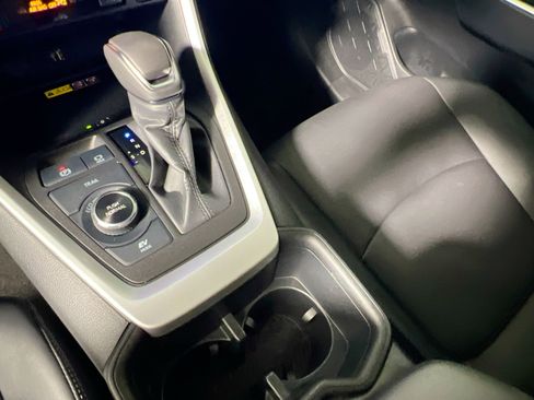 Used 2023 Toyota RAV4 XLE Premium image 26