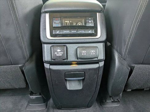 Used 2022 Subaru Ascent Touring AWD/4WD image 18