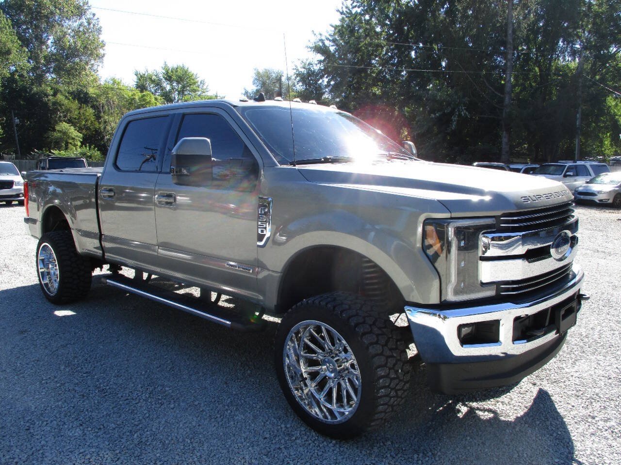 Used 2019 Ford F350 Lariat w/ Camper Package AWD/4WD image 7