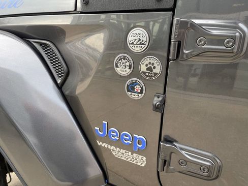 Used 2018 Jeep Wrangler Unlimited Sport S image 18