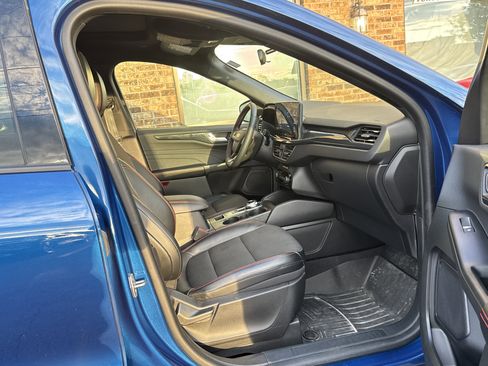 Used 2023 Ford Escape ST-Line w/ Tech Pack #1 AWD/4WD image 13