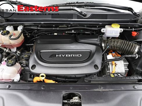 Used 2023 Chrysler Pacifica Touring-L FWD image 7