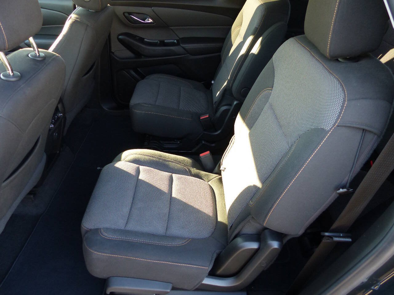 Used 2019 Chevrolet Traverse LT FWD image 20