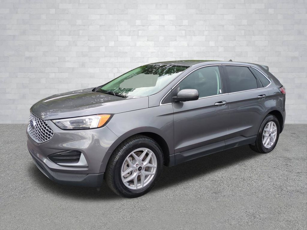 Used 2024 Ford Edge SEL AWD/4WD image 9