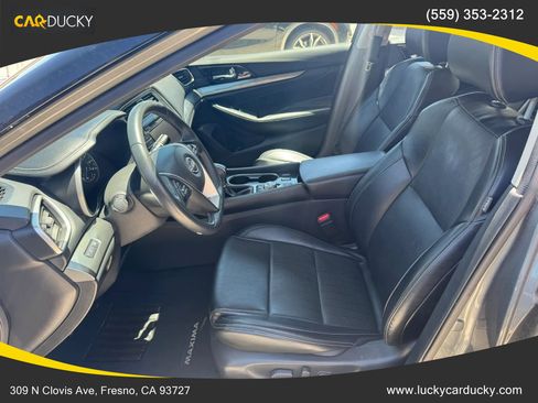 Used 2023 Nissan Maxima SV w/ Floor Mat Group FWD image 9