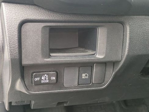 Used 2019 Toyota Tacoma SR w/ SR Convenience Package AWD/4WD image 13