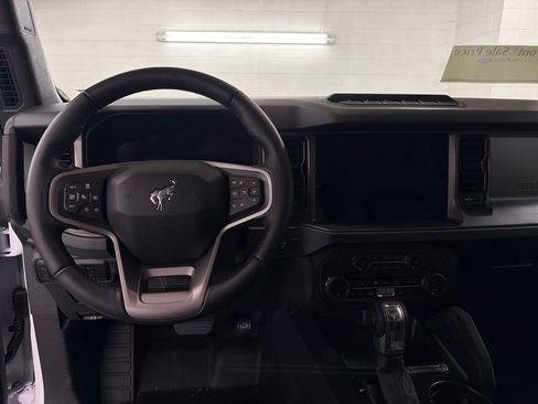 New 2025 Ford Bronco Badlands image 8