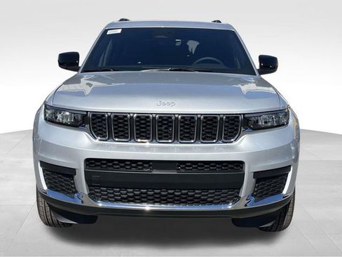 New 2025 Jeep Grand Cherokee L Laredo image 2