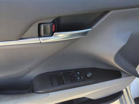 Used 2022 Toyota Camry LE FWD image 9