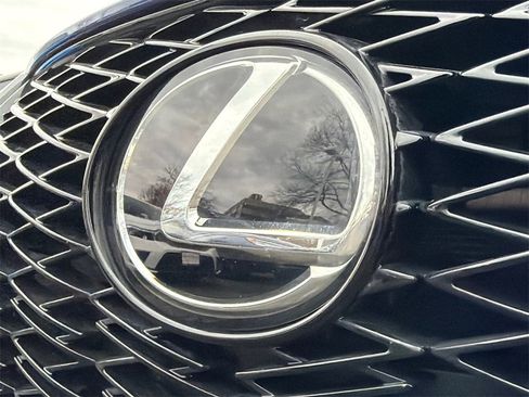 Used 2022 Lexus IS 350 F Sport image 13