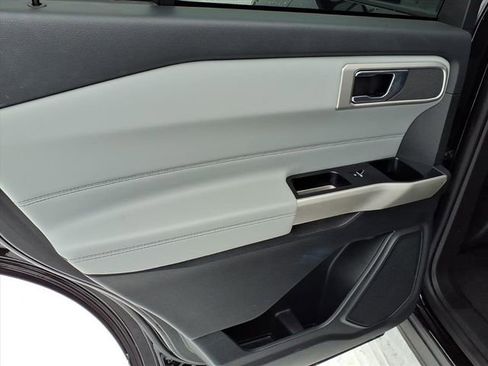 Used 2023 Ford Explorer XLT w/ Equipment Group 202A image 14