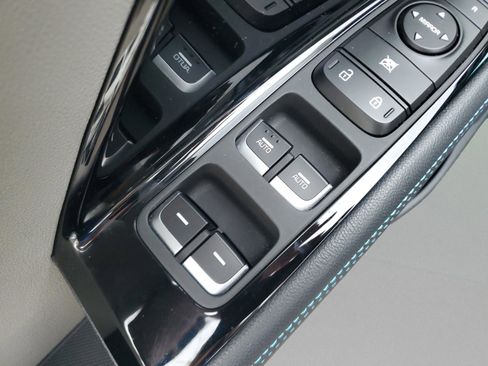 Used 2021 Kia Niro EX Premium image 16