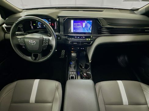 Used 2025 Toyota Camry SE FWD image 27