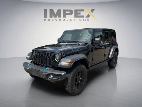 Used 2023 Jeep Wrangler Unlimited w/ Sun & Screen Package AWD/4WD image 1