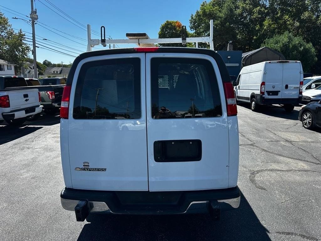 Used 2021 Chevrolet Express 2500 w/ Driver Convenience Package RWD image 4