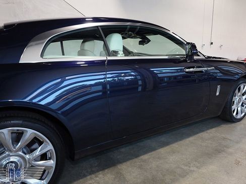 Used 2019 Rolls-Royce Wraith Coupe image 10