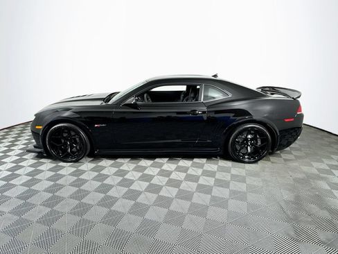 Used 2015 Chevrolet Camaro Z/28 RWD image 4