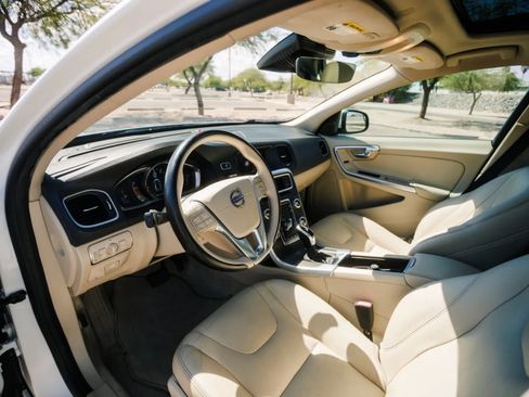 Used 2016 Volvo S60 T5 Premier w/ Convenience Package image 27