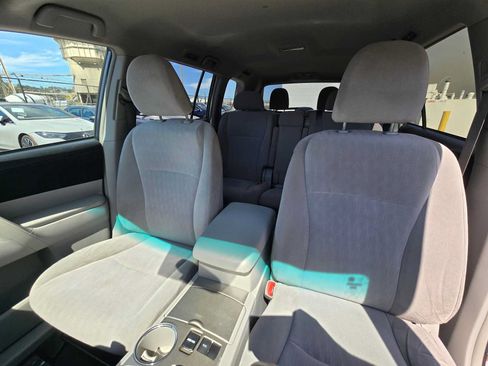 Used 2011 Toyota Highlander 2WD w/ Tow Pkg image 23