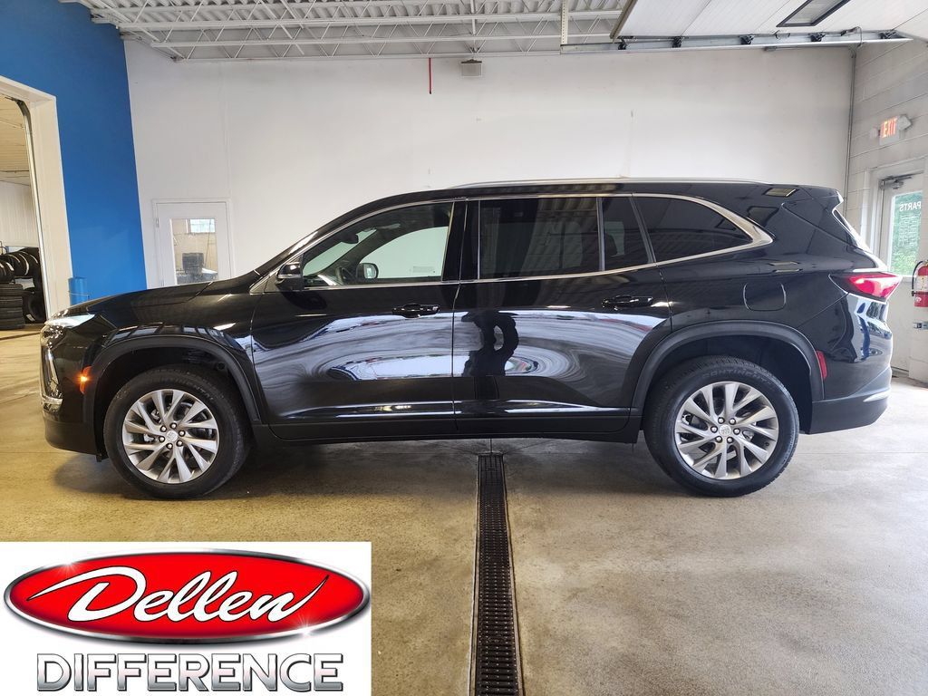 Used 2025 Buick Enclave Preferred AWD/4WD image 1