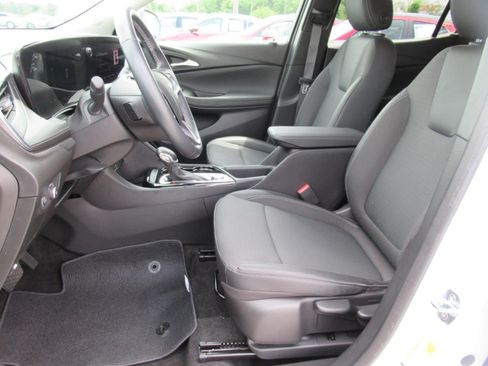 Used 2024 Buick Encore GX Preferred FWD image 18