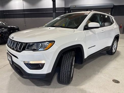 Used 2020 Jeep Compass Latitude FWD image 3
