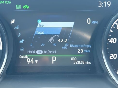 Used 2022 Toyota Camry XSE FWD image 14