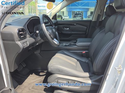 Certified 2025 Honda Pilot Touring image 10