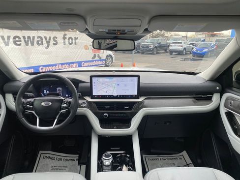 Used 2025 Ford Explorer Platinum w/ LUX Leather Package image 22