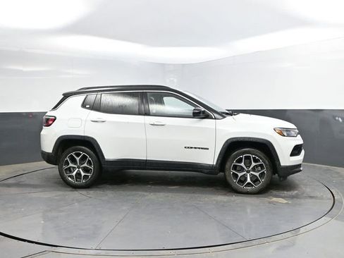 Used 2026 Jeep Compass Limited AWD/4WD image 10