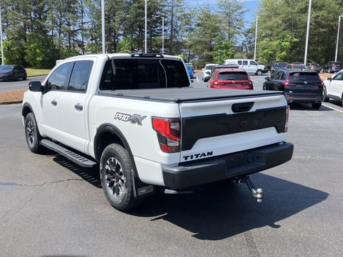Used 2023 Nissan Titan PRO-4X w/ Pro-4x Convenience Package AWD/4WD image 10