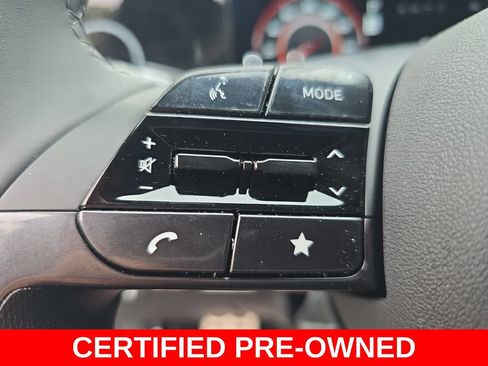Certified 2025 Hyundai Elantra SEL FWD image 17