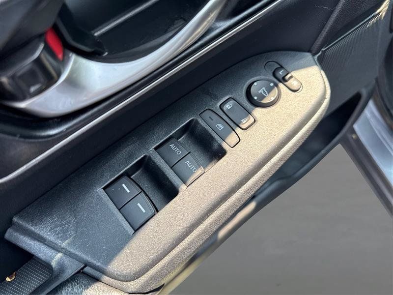 Used 2018 Honda CR-V Touring image 32