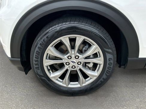 Used 2022 Ford Explorer Limited w/ Equipment Group 301A image 32