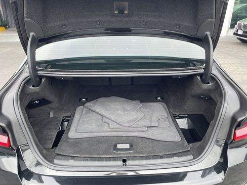 Used 2022 BMW 530e w/ Premium Package image 28