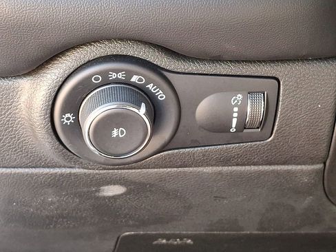 Used 2023 Dodge Durango GT image 29