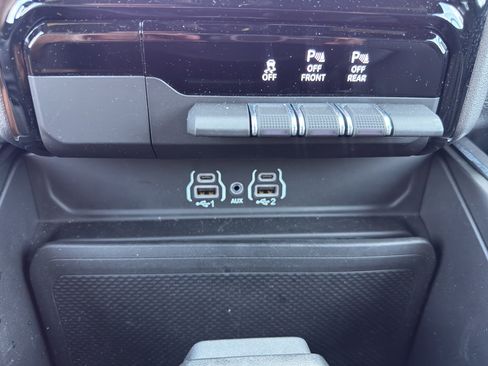 Used 2026 RAM 1500 Laramie AWD/4WD image 28