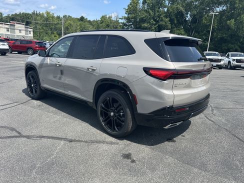 Used 2026 Buick Enclave Sport Touring w/ Power Package AWD/4WD image 39