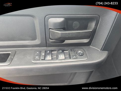 Used 2017 RAM 1500 Express AWD/4WD image 7