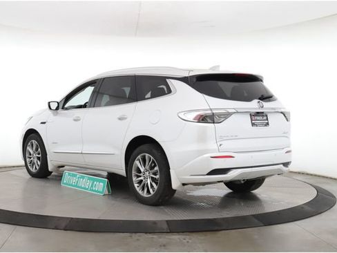 Used 2024 Buick Enclave Avenir w/ Avenir Technology Package AWD/4WD image 8