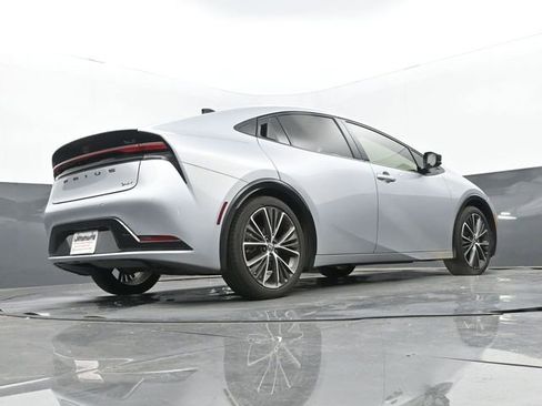 Used 2023 Toyota Prius XLE FWD image 11