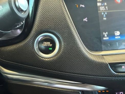 Used 2019 Cadillac XT5 Premium Luxury w/ Sport Package FWD image 18