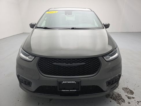 Used 2023 Chrysler Pacifica Touring-L w/ S Appearance Package FWD image 5