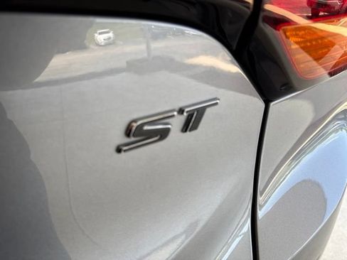 Used 2023 Buick Encore GX Select w/ Sport Touring Package FWD image 35