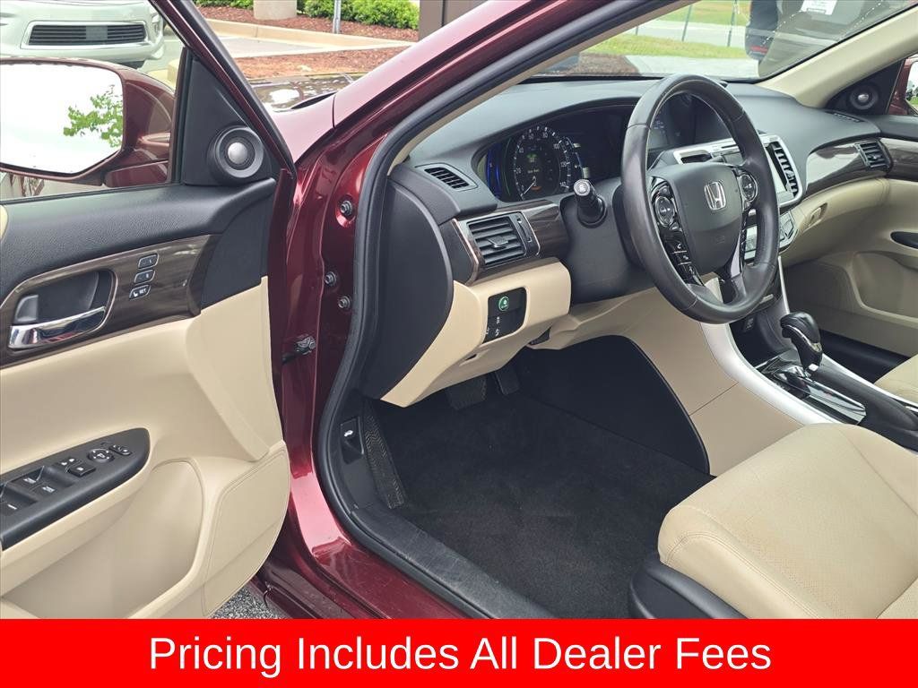 Used 2017 Honda Accord EX-L image 9