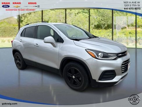 Used 2019 Chevrolet Trax LT w/ LT Convenience Package FWD image 3