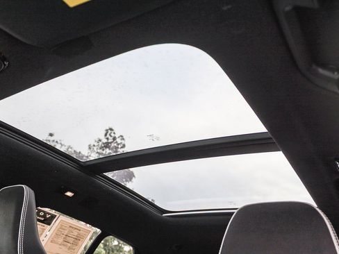 Used 2025 Volvo XC40 B5 Plus AWD/4WD image 26