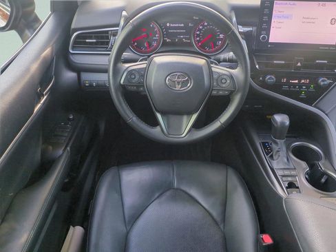 Used 2022 Toyota Camry XSE FWD image 12